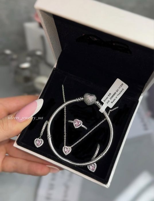 Срібні прикраси від «Пандора»