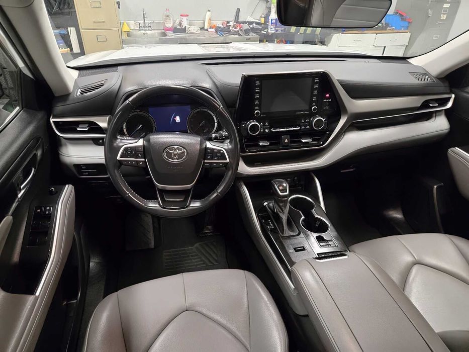 Toyota Highlander Hybrid Platinum      2022