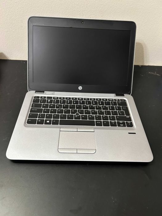 FV23% Laptop HP Elitebook 820 G3 I5-6200U 8GB RAM 256 SSD WIN10P 12.5"