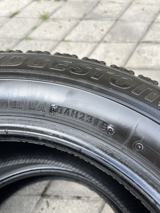Зимові шини Bridgestone Blizzak VRX 205/65 R16 б/у (комплект)