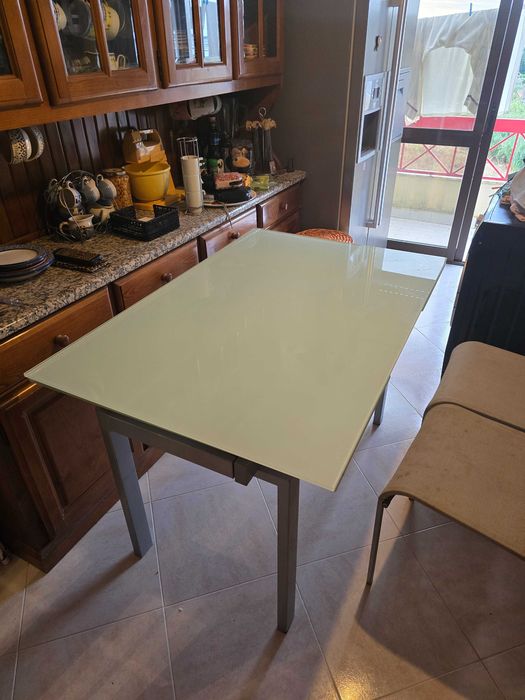 Mesa de cozinha extensível