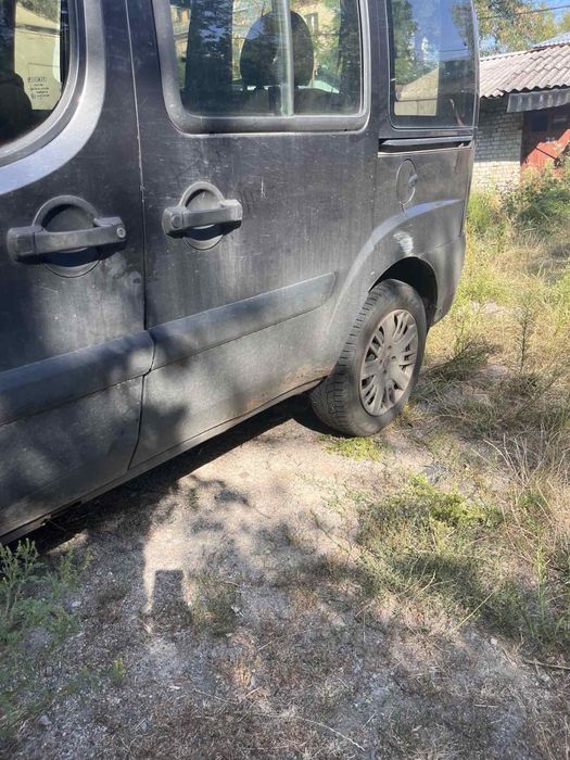 Автомобиль Fiat Doblo
