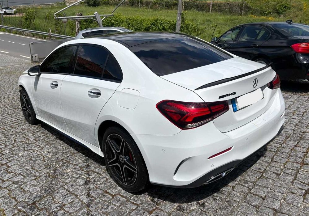 Mercedes-Benz A250e Limousine AMG Versão 100 km Autonomia