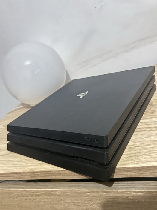 Ps4 pro com comando