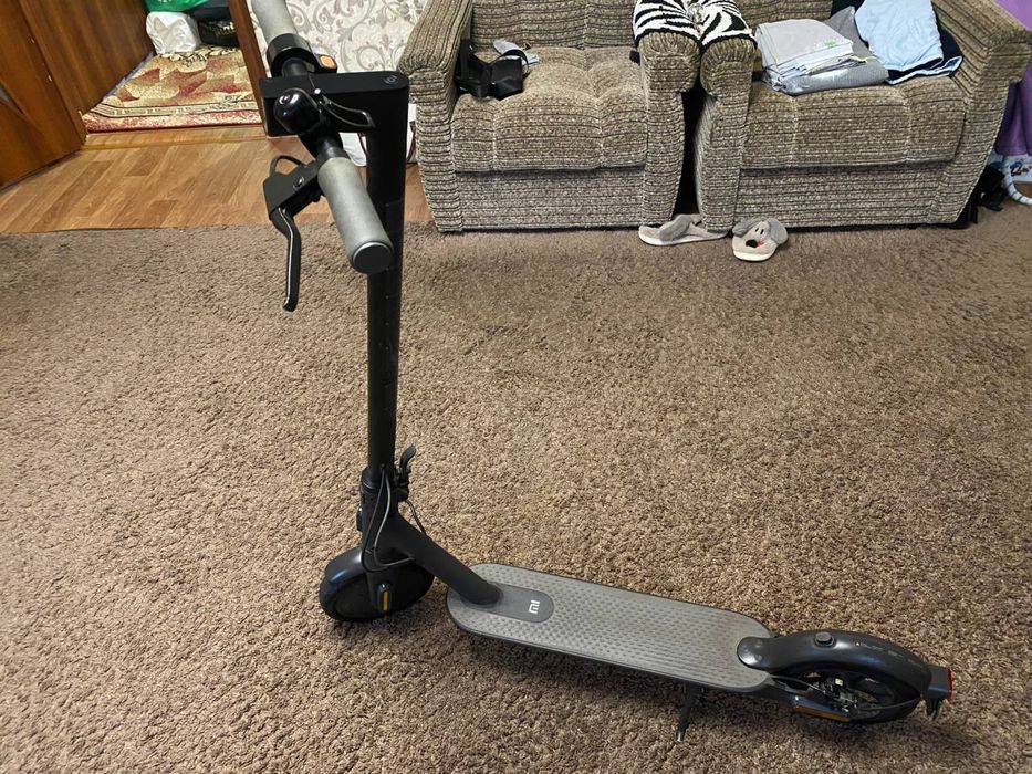 Електросамокат Xiaomi Essential идеал