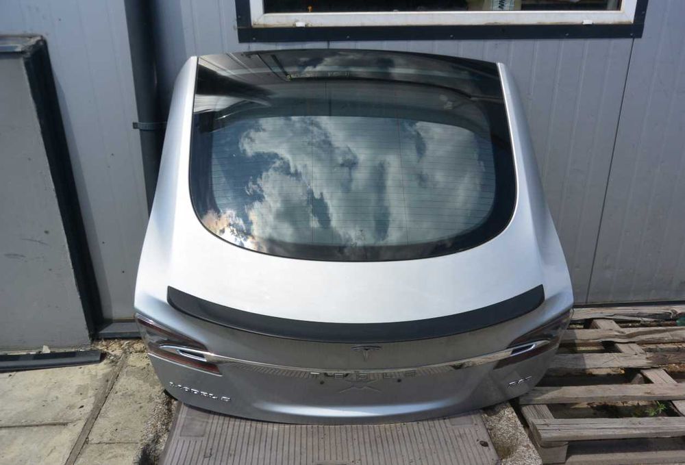 Кришка багажника Tesla Model S разборка