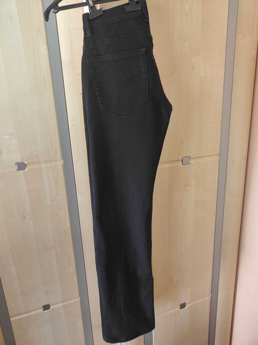 Spodnie  jeans męskie młodzieżowe rozmiar S/M  stan bardzo dobry