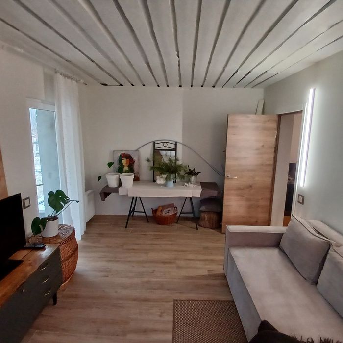 Будинок біля Лісу та Озера. Відновлений, зручний, сучасний.