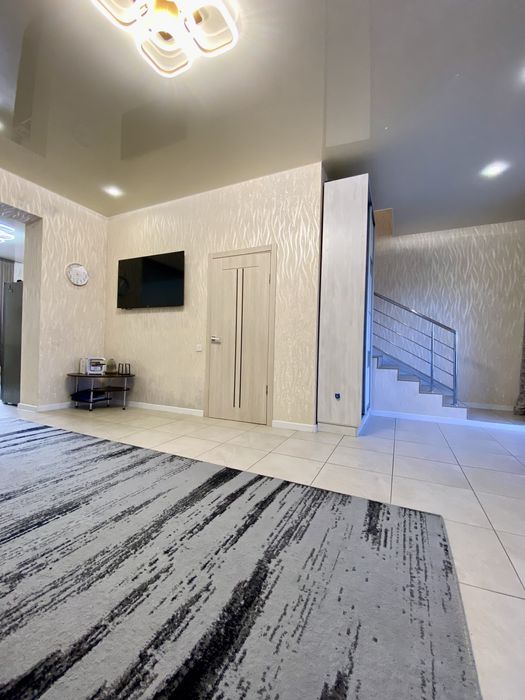 Продам  таунхаус з окремим двором,рн Таращанський.