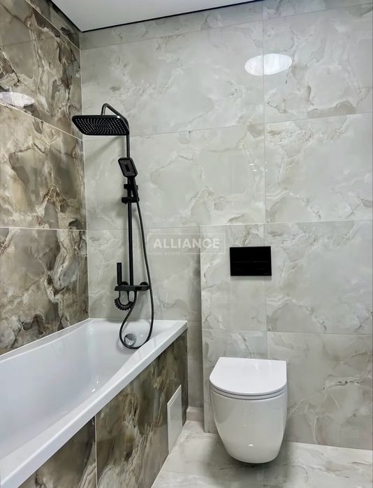 Стильна 1-кім. квартира з дизайнерським ремонтом, меблями та технікою