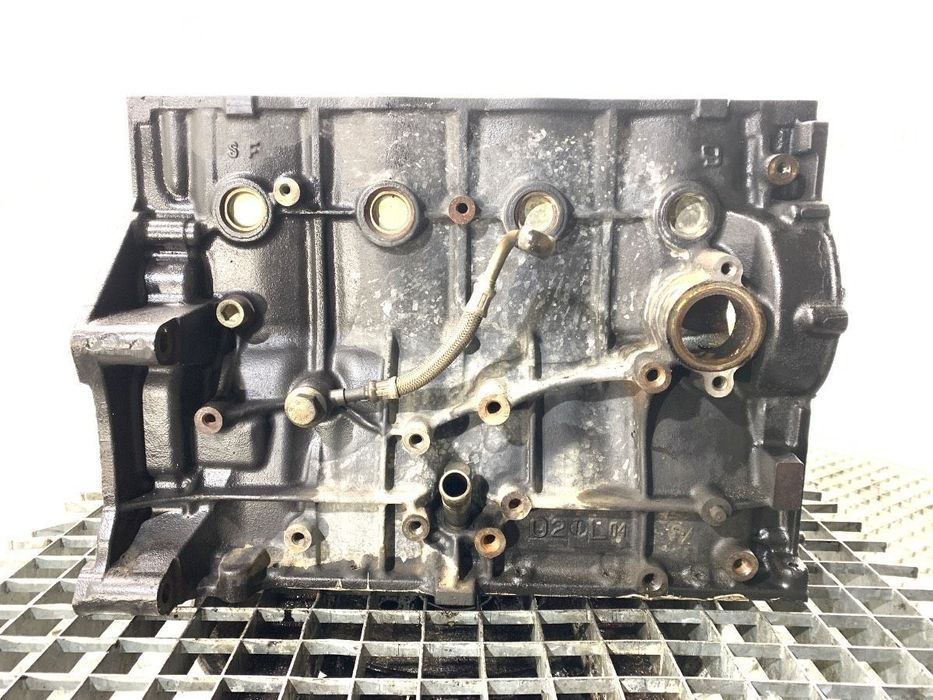 BLOK SILNIKA  VOLVO V50 (545) 2003 - 2012 2.0 D 100 kW [136 KM] olej napędowy 2004 - 2010