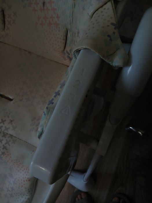 Стільчик для годування