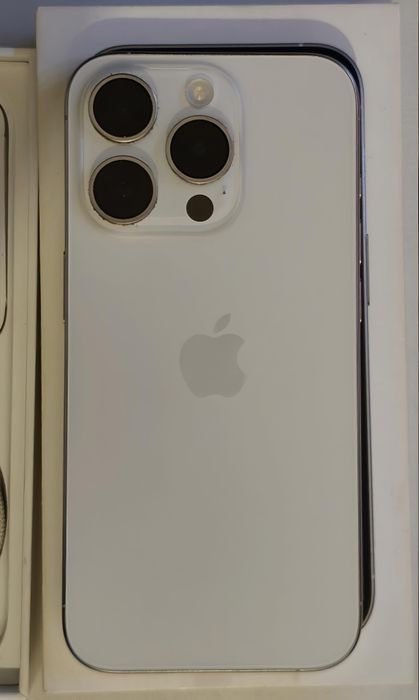 iPhone 15 Pro Branco - Vendo