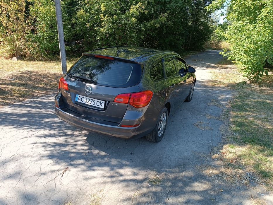 Продам Opel astra j