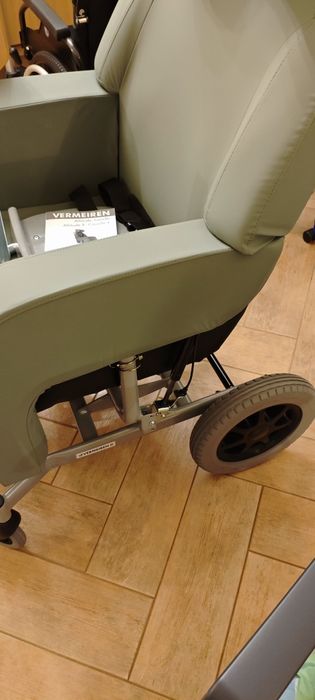 Wózek inwalidzki specjalny Vermairen Coraille z regulacją pochylenia