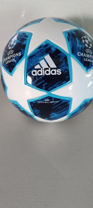 Mini piłka Adidas