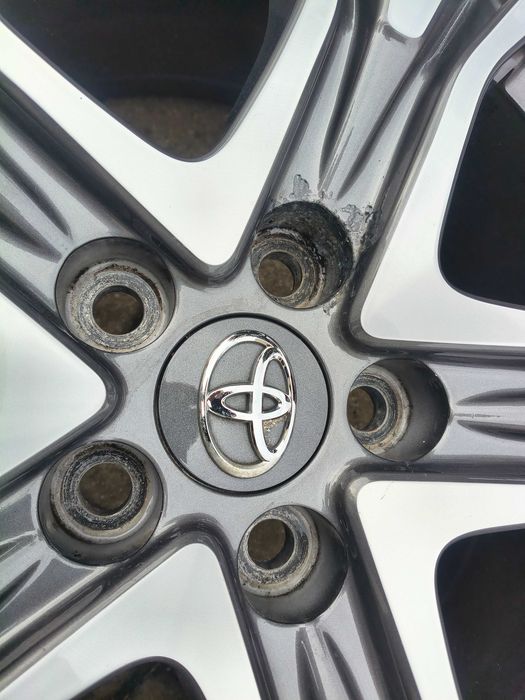 felgi aluminiowe 17" Toyota RAV4 5x114,3 17x7J ET39 TPMS