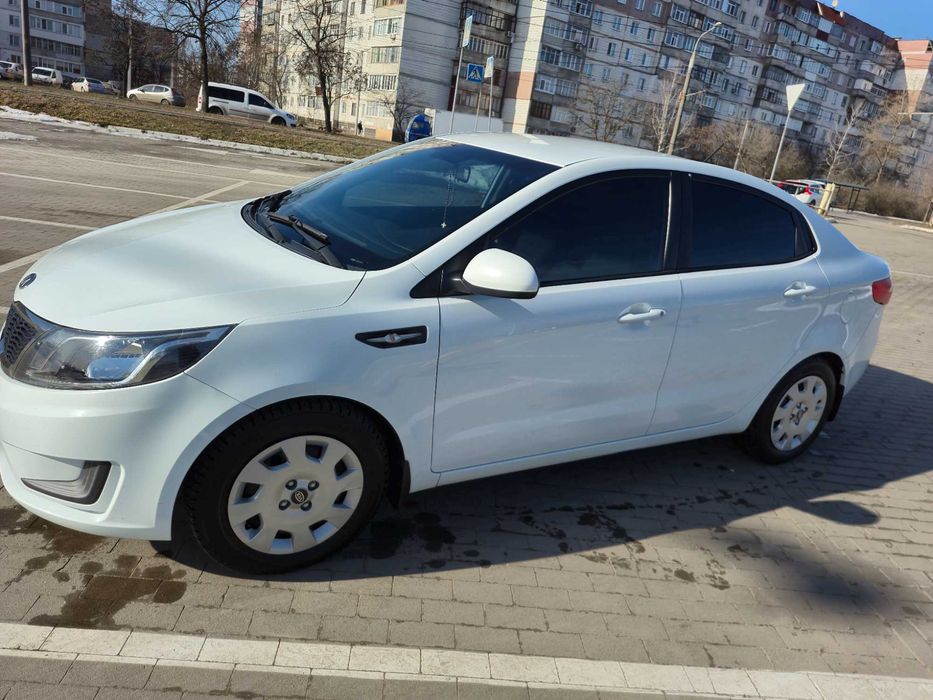 Продам кіа ріо 2013р