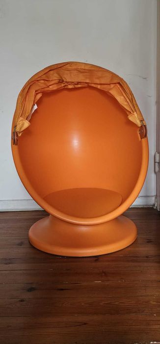 Cadeira giratória para crianças cor laranja IKEA PS LÖMSK