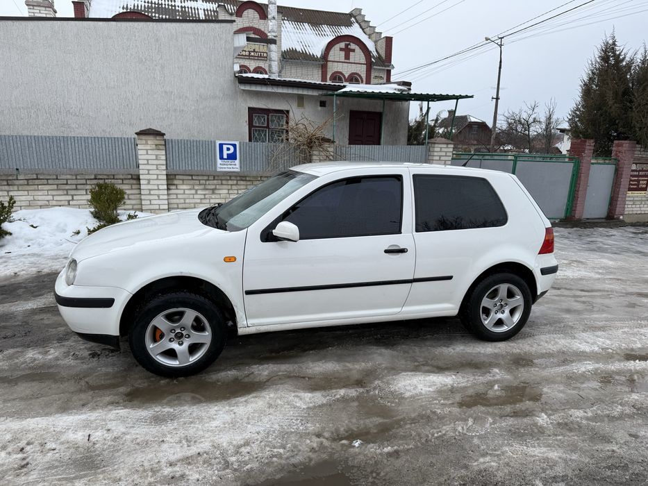 Volkswagen Golf 4 Автомат 1.6