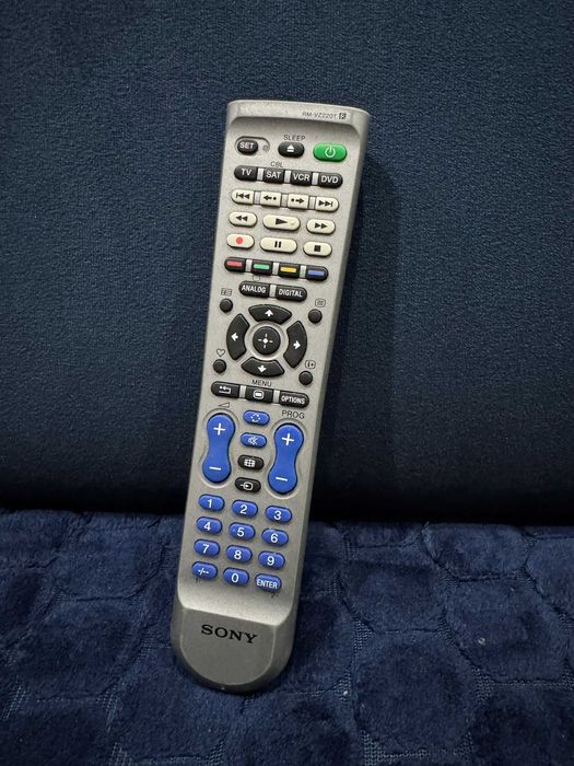 Oryginalny Pilot Audio TV Sony RM-VZ220T Unikat