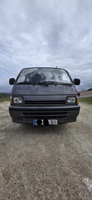Toyota Hiace 2.4D 9 lugares