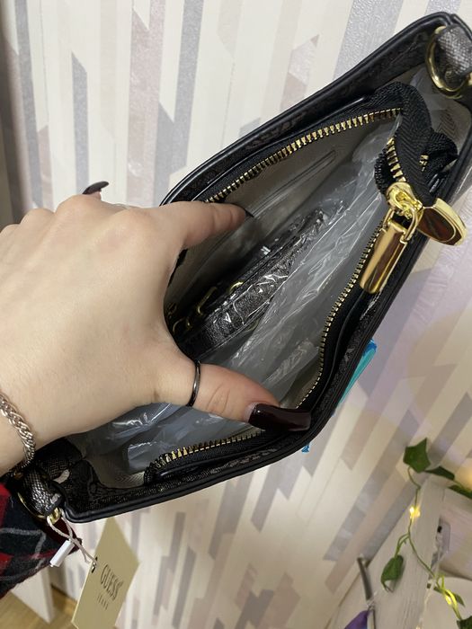 Сумка GUESS багет новая!