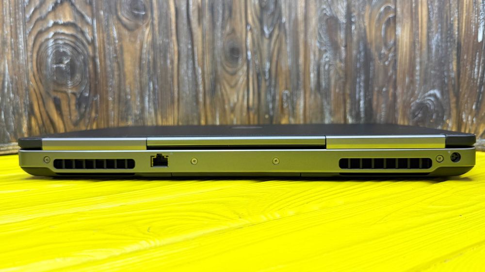 РОЗПРОДАЖ!  Недорогий Ігровий Ноутбук Dell Precision 7510 /Quadro M1000 2 GB