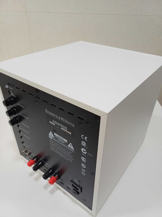 Subwoofer B&W ASW 608 Branco
