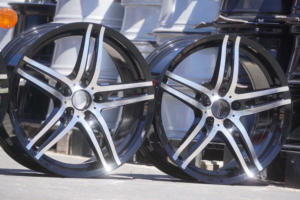 Alufelgi ADV 5x114,3 8Jx18 et35 cb72,6 w czarnym lakierze, front przetoczony cnc