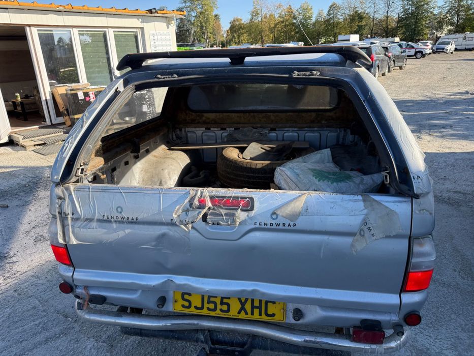 L200 4x4 пікап Англієць
