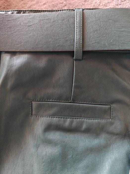 Шорти з еко-шкіри