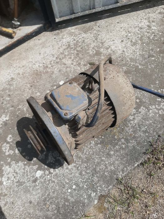 Silnik elektryczny trojfazowy Tarcz do krajzegi