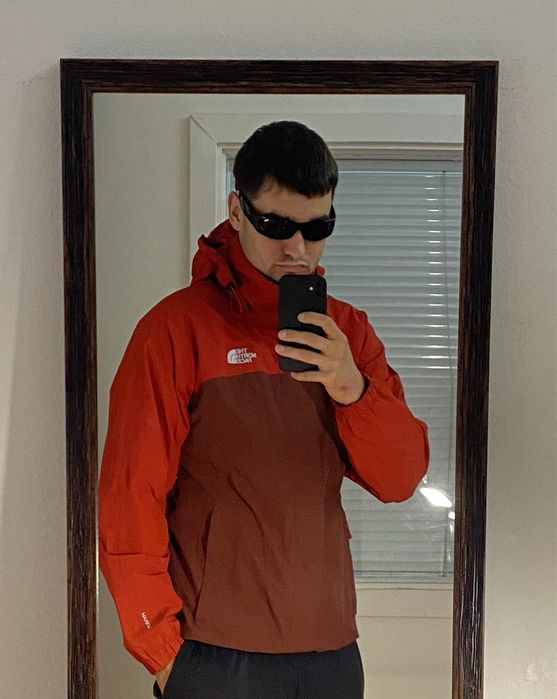 (S) THE NORTH FACE Курточка весенняя осенняя на мембране красная tnf