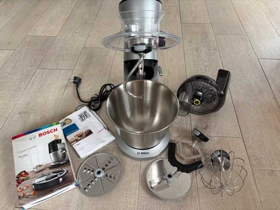 Robot kuchenny Bosch Optimum 9 z kostkarką.