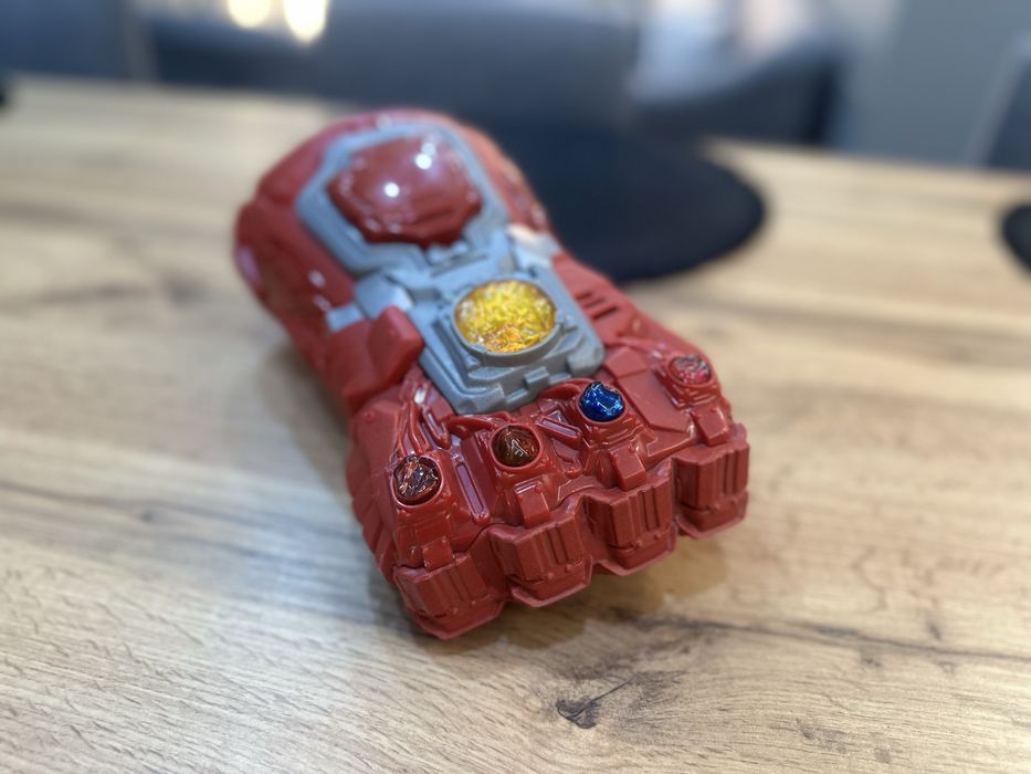 Marvel Rękawica Thanosa Avengers inteaktywna