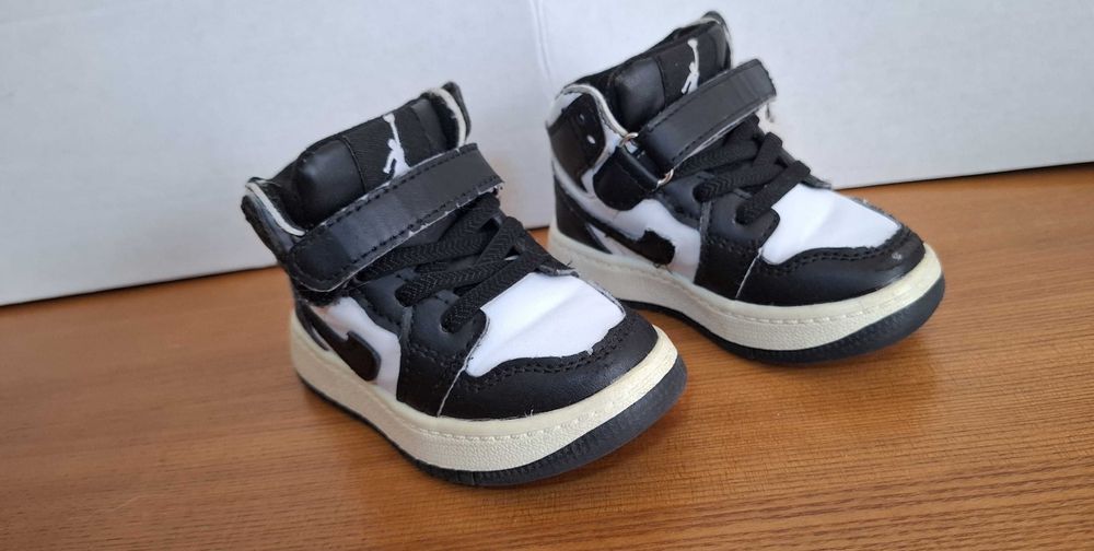 Кросівки дитячі високі хайтопи р.21 (13см) чорий/білий
