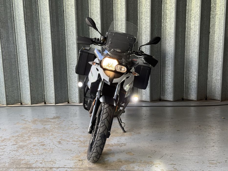 BMW F700GS 2017 + 2 Capacetes