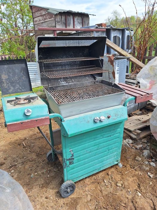 Grill gazowy zielony