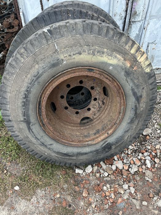 Скати з дисками шини резина зіл 131 ,Урал 12.00R20 Кама !