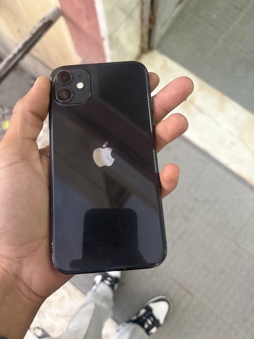 Iphone 11 64GB ..