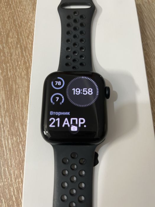 Apple Watch SE 3 GPS 44mm Midnight Aluminium Case with Midnight