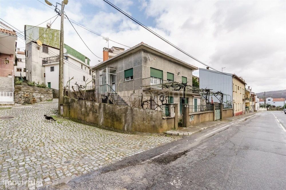 Moradia Isolada T3 / Covilhã, Barco e Coutada