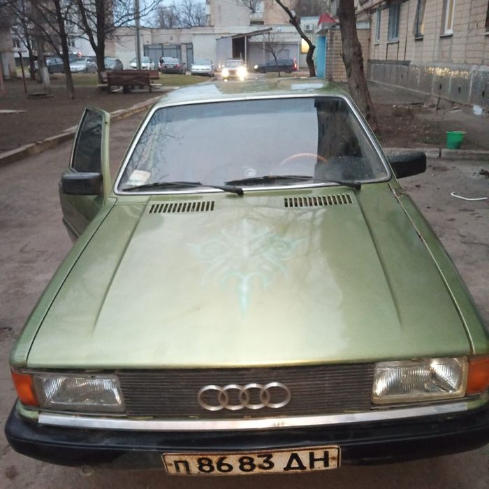 Продам Audi 80 B2 не находу.