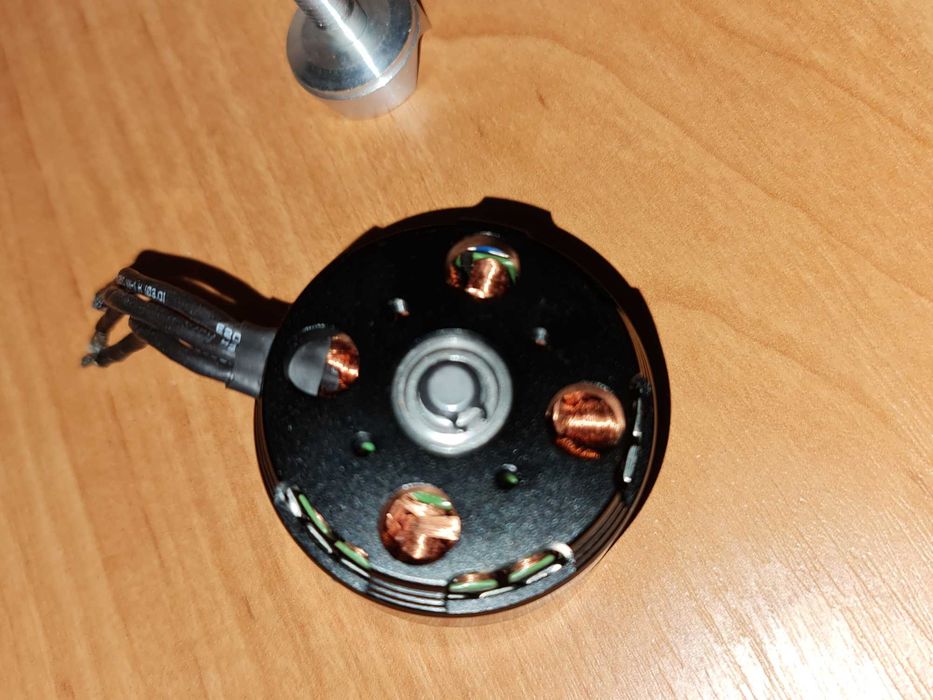 Двигуни для вантажного дрона авіамодель