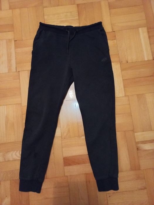 Spodnie chłopięce jogery 4f
