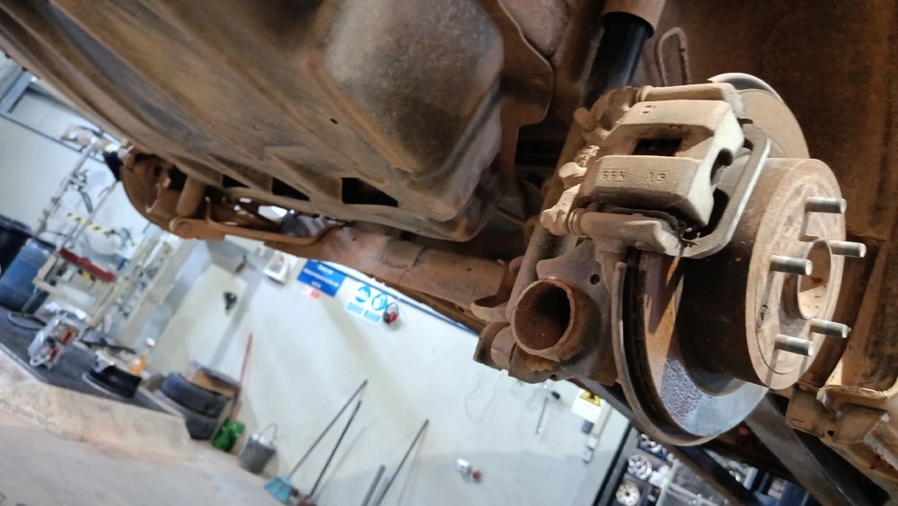 Eixo traseiro discos NISSAN Leaf EV (ZE0)
