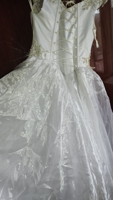 Свадебное платье