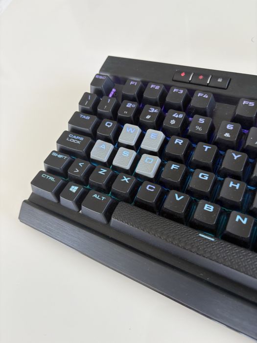 teclado corsair 100%