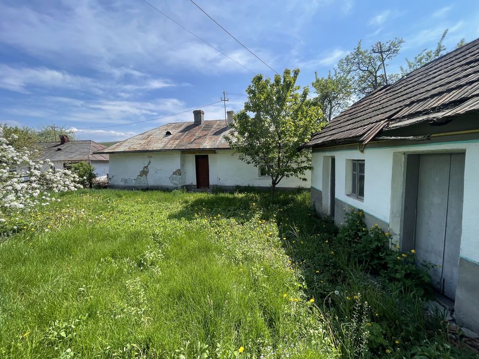 Дві земельні ділянки під забудову